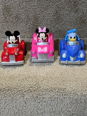 Disney Junior Mickey Mouse & Donald Duck & Minnie Pull Back Cars 2024 lot of 3